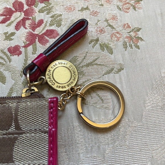 Vintage coach ID holder - Picture 3 of 6